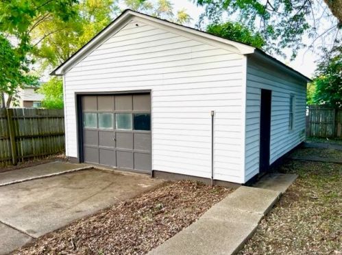 504 Abbey St, Meskegon MI 49442-2108 exterior