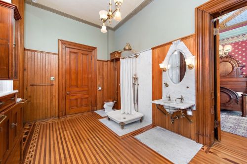 5501 Elgin St, Pittsburgh PA 15206-1432 exterior