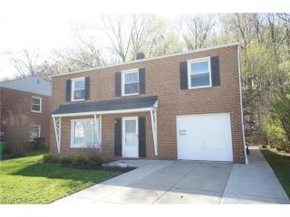 27580 Tremaine Dr, Cleveland, OH 44132-3432