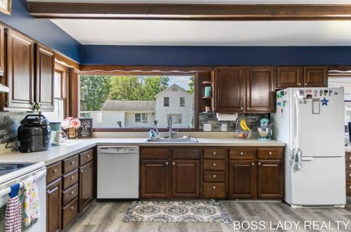 183 Muskegon St, Cedar Springs MI 49319-9594 exterior