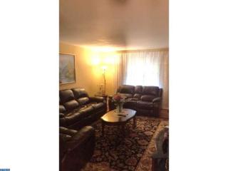 2828 Rawle St, Philadelphia, PA 19149-2521