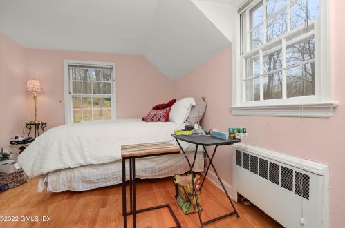 17 Highland Farm Rd, Greenwich CT 06831-2606 exterior