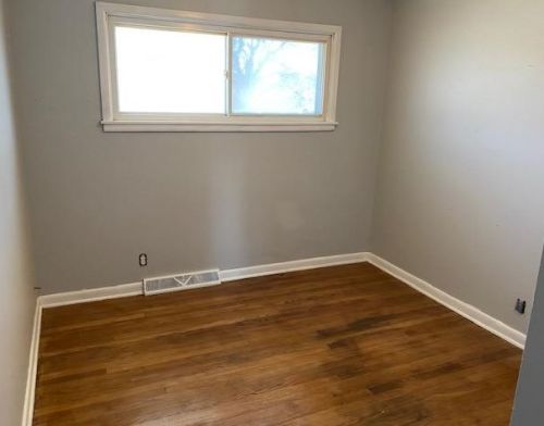 10914 Fairmount Ave, Milwaukee WI 53209-5227 exterior