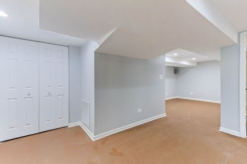 8150 Sacramento, Chicago IL 60655-2302 exterior