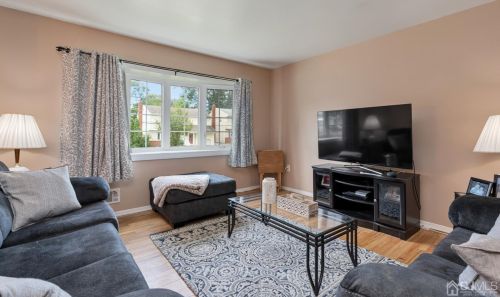 535 Butler St, Avenel, NJ 07001-1120