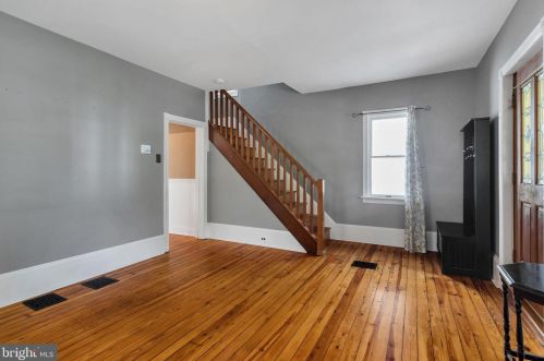 317 Graisbury Ave, Camden NJ 08106-2056 exterior