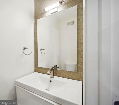 226 S St, Washington DC  20002-1526 exterior