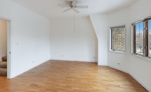 5647 Magnolia Ave, Chicago IL 60660-1908 exterior