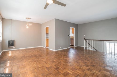 1304 Martha Custis Dr, Alexandria VA  22302-2025 exterior