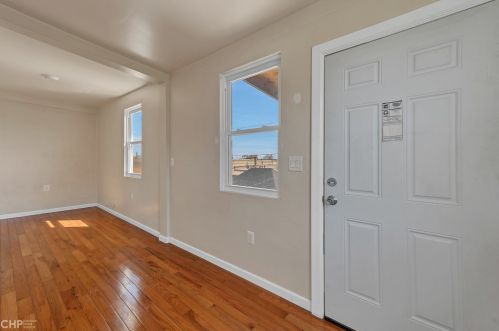 5937 Artesian Ave, Chicago IL 60645-5301 exterior