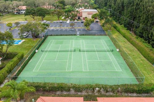 2404 Aspen Way, Boynton Beach FL 33436-6623 exterior