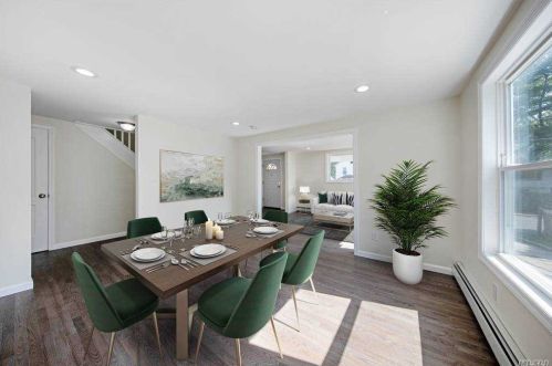 71 8 Ave, Huntington Station NY 11746-2210 exterior