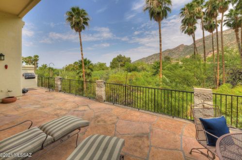 5135 Calle Brillante, Tucson AZ 85718-1800 exterior