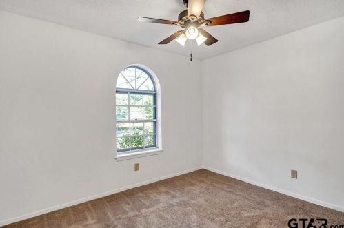 2704 Balsam St, Longview TX 75605-1920 exterior