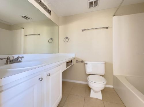 115 Oyster Bay Cir, Altamonte Springs FL 32701-8078 exterior