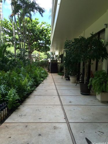 425 Ena Rd, Honolulu HI 96815-1735 exterior