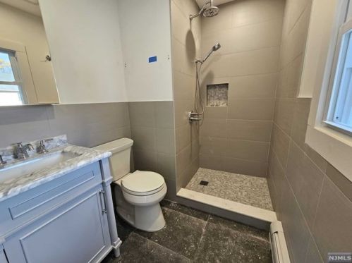 367 Maitland Ave, Teaneck NJ  07666-3027 exterior