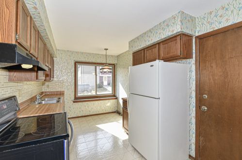 4917 Imperial Cir, Milwaukee WI 53220-4627 exterior