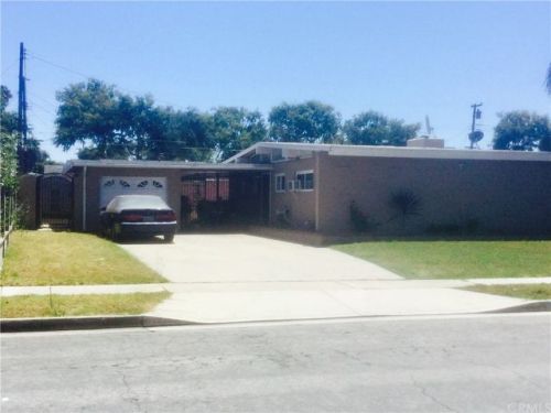 506 Rosslynn Ave, Fullerton CA  92832-2726 exterior