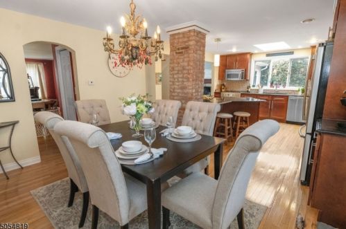 105 Cedar St, Livingston NJ 07039-4205 exterior