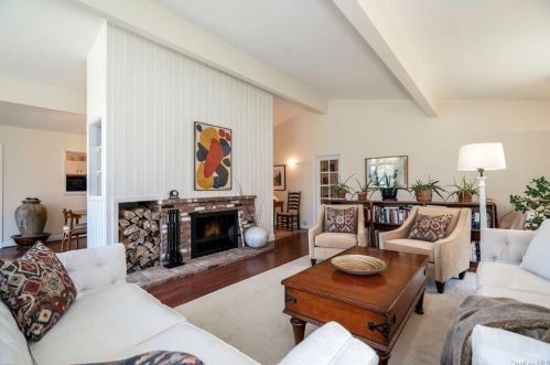 2 Whippoorwill Xing, Armonk NY 10504-1032 exterior