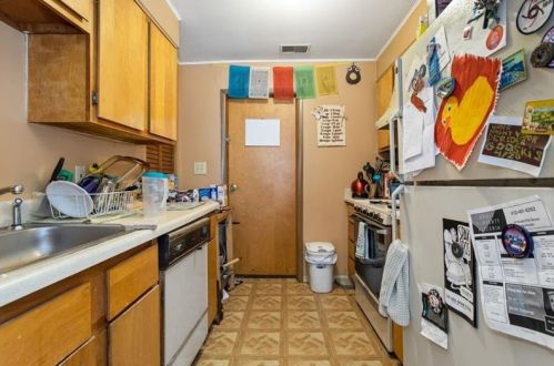 120 Brosville St, Pittsburgh PA 15203-1447 exterior