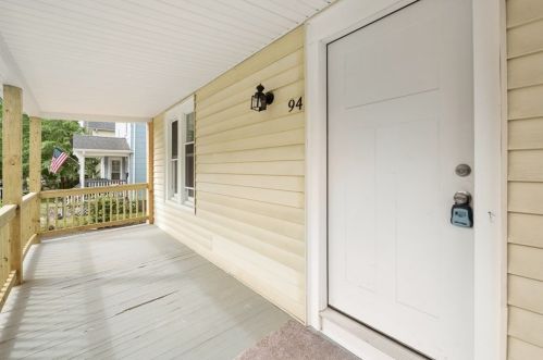 94 Bowles St, Springfield, MA 01109-3502