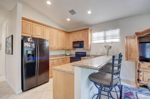 9911 Coronado Lake Dr, Boynton Beach FL 33437-5348 exterior