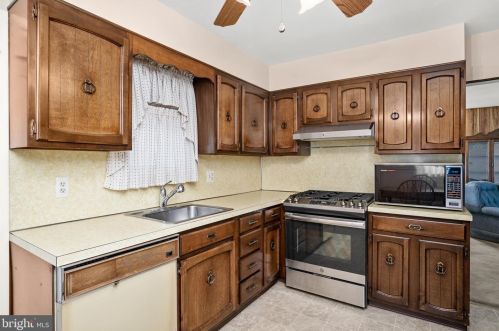 673 Independence Ave, Trenton NJ 08610-4201 exterior