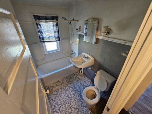 3238 36, Milwaukee WI 53215-4132 exterior