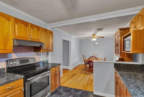 4 Mitchell Dr, Enfield CT 06082-4916 exterior