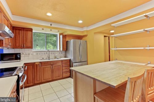 906 Belgrade Rd, Silver Spring MD 20902-3248 exterior