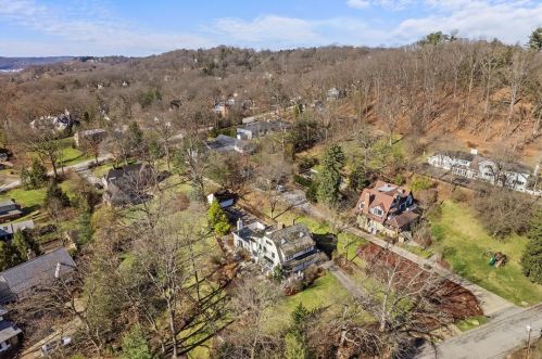 209 Hampton Rd, Pittsburgh, PA 15215-1824