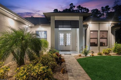 1021 10th Ave, Naples, FL 34120-3649