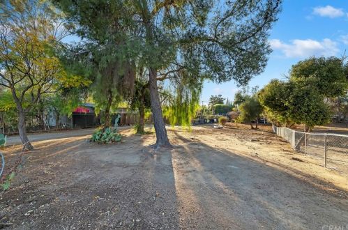 27161 Jarvis St, Perris CA  92570-6952 exterior