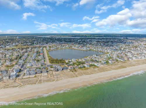 400 Newark Ave, Point Pleasant Beach NJ 08742-4141 exterior