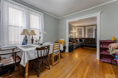 366 Oak St, Perth Amboy NJ 08861-4039 exterior