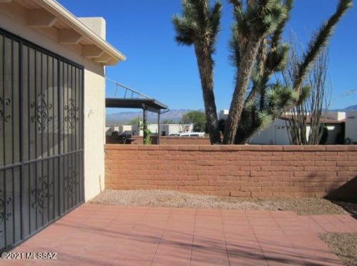 821 Paseo Del Prado, Green Valley AZ 85614-1974 exterior