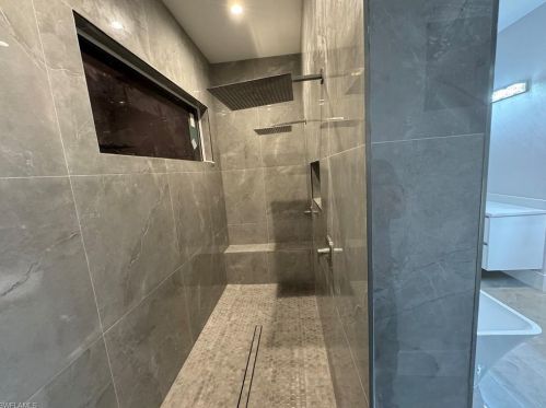 2461 Golden Gate Blvd, Naples FL 34120-3717 exterior