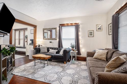 224 Old Orchard Pl, Kalamazoo MI  49007-3717 exterior