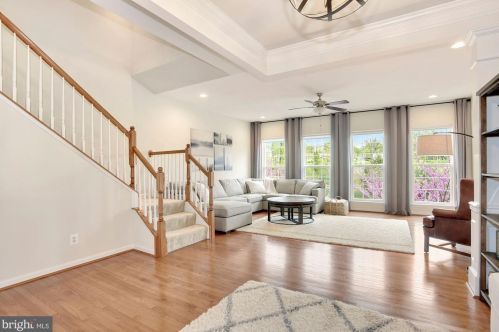 456 Glade Fern Ter, Leesburg, VA 20175-5438