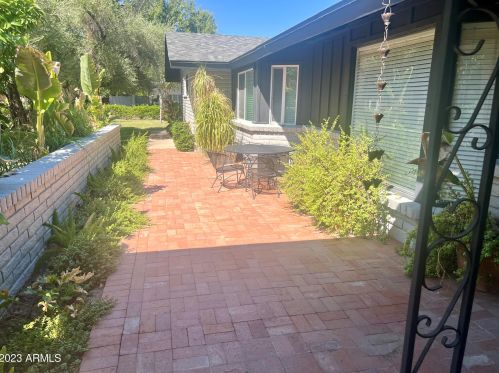 910 El Caminito Dr, Phoenix AZ  85020-3461 exterior