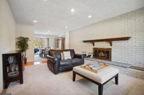 117 Stephenville Pkwy, Edison NJ 08820-2610 exterior