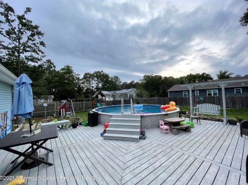 408 Mckinley Ave, Berkeley Township, NJ 08721-3308