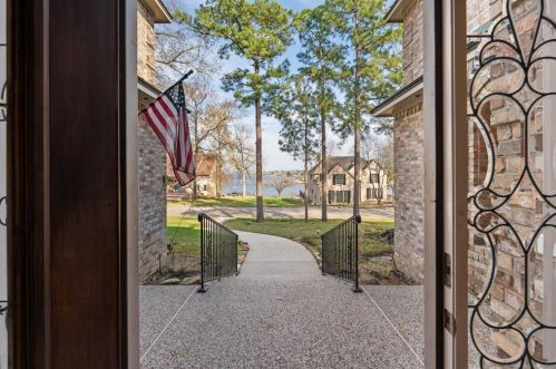 13413 Northshore Dr, Montgomery TX 77356-5436 exterior