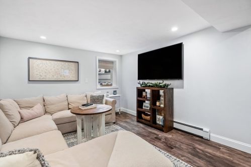 76 Shirley St, Quincy, MA 02169-1405