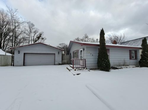 2928 Fairfield St, Meskegon, MI 49441-4006