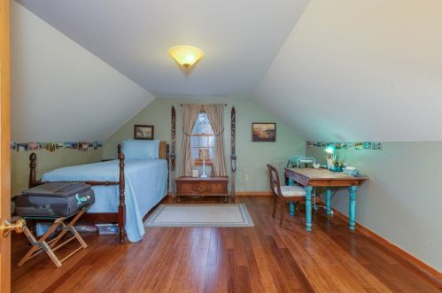 212 Hopkinton Rd, Concord NH 03301-7911 exterior