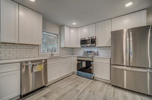 4393 Creek Valley Ct, Atlanta GA  30331-6515 exterior