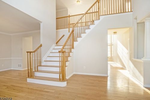 19 Setting Sun Dr, Hackettstown, NJ 07840-5683